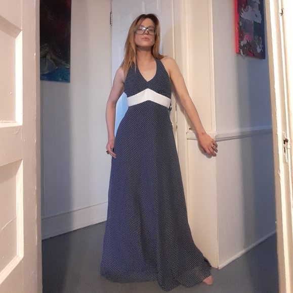 1950's Marilyn Monroe halter dress - Picture 2 of 8